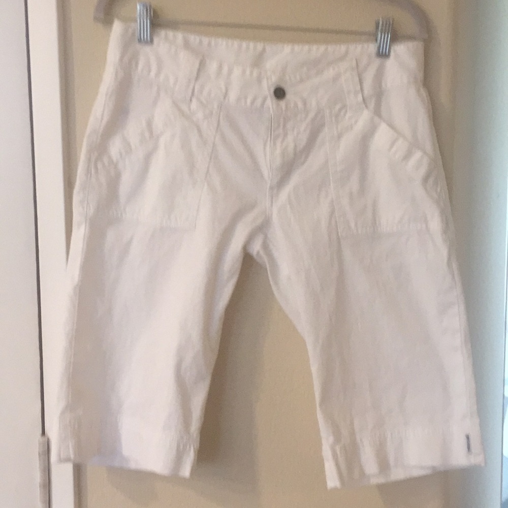 Prana White Bermuda short/Capris Women's Lightweight Stretch Cargo Style